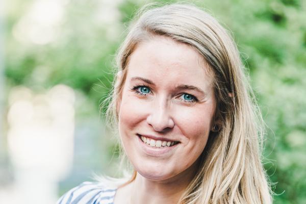 Dana Lea Headshot